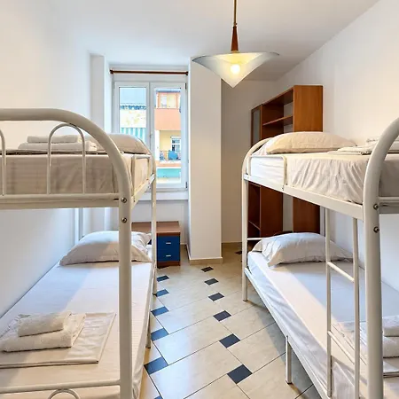 Appartement Sky Six - 2br Balcony - Steps From Center